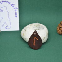pendentif rune en cuir Laguz