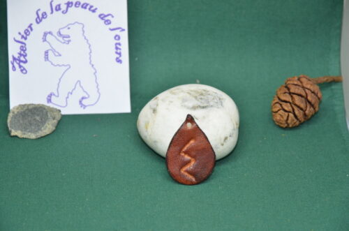 pendentif rune en cuir Sowulo