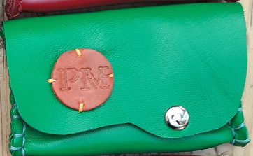 etui carte de viste en cuir vert initial PM