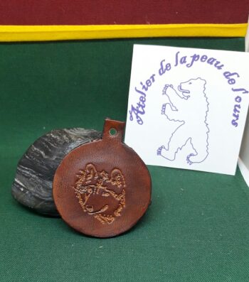 Pendentif cuir loup