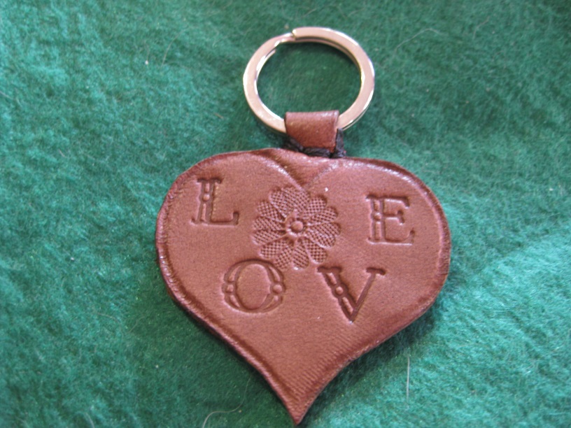 porte clef en cuir coeur