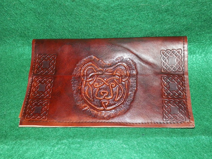 Porte chequier porte feuille en cuir tete d'ours